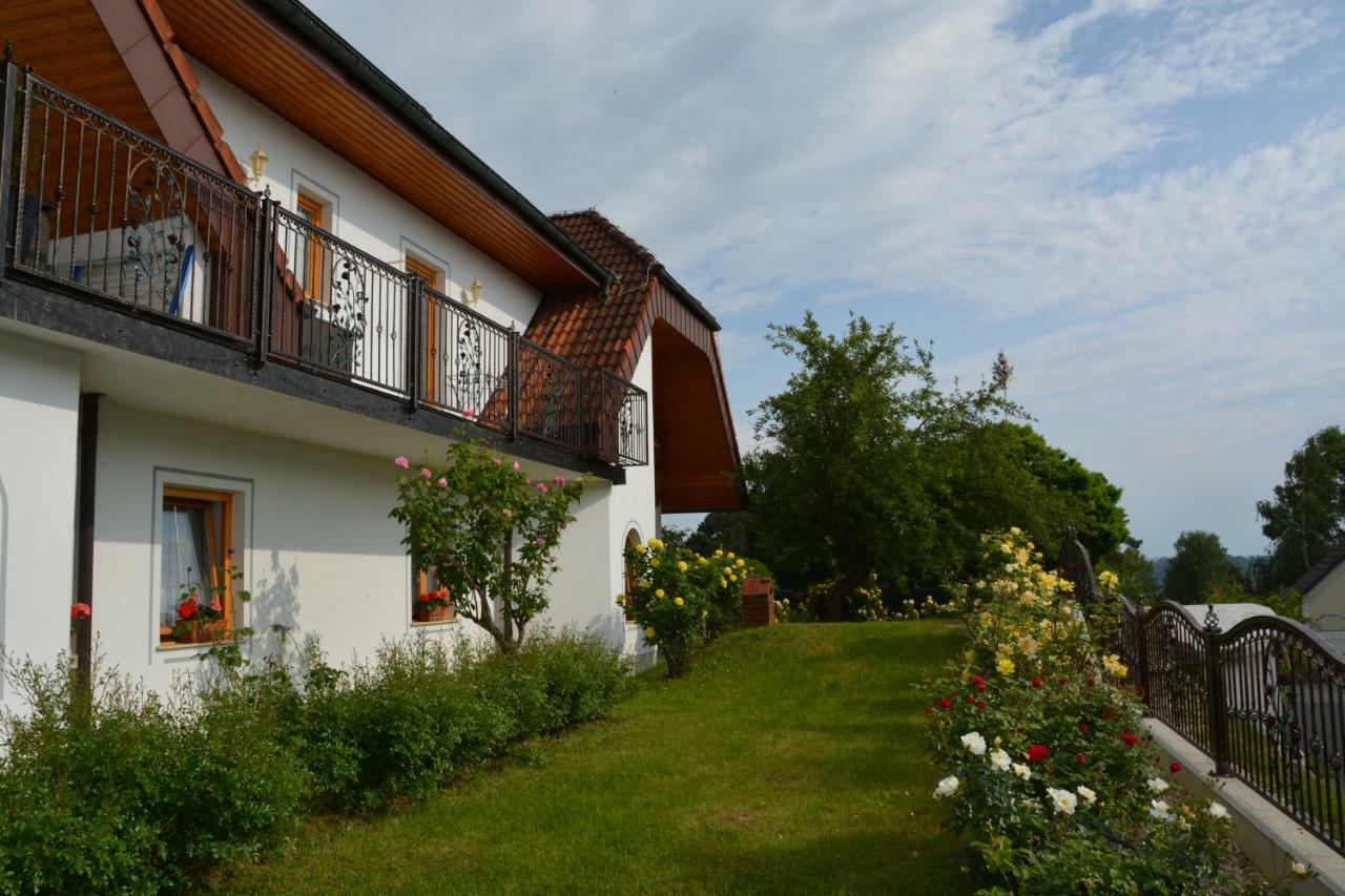 Hotel Rosenberg Jennersdorf Bagian luar foto